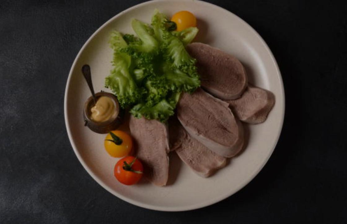 Как чистить и с чем подавать вареный язык