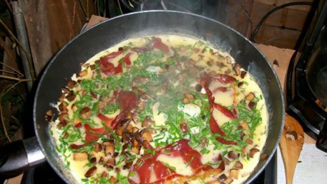 Как сделать пышный и высокий омлет на сковороде