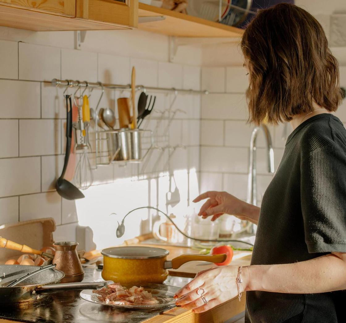 Пример меню на неделю: рацион с мясом, рыбой, овощами и крупами Сколько углеводов, жиров и белков нужно организму и как их распределить?