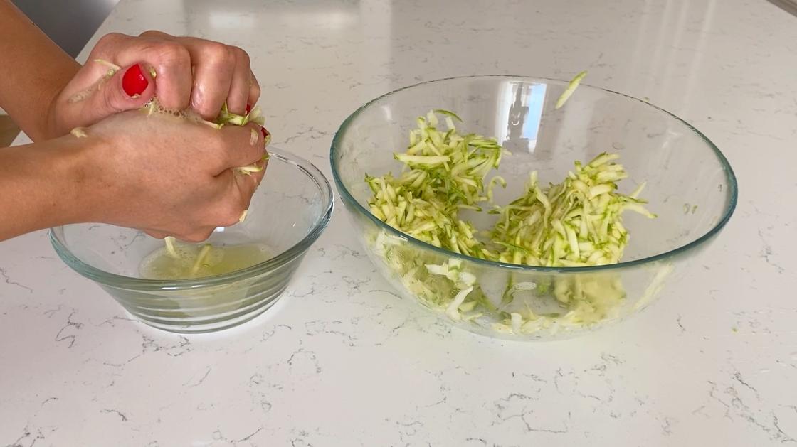 Полезные завтраки: лучшие утренние блюда от Гульжаннат Нурушевой Кабачковые оладьи