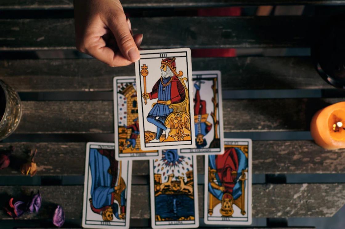 Почему 40 лет — поворотная точка в жизни человека? Астрологические и гадальные причины