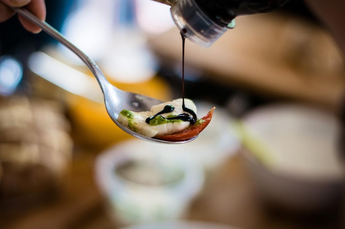 Бальзамический соус: как приготовить и где использовать в блюдах Что такое бальзамический соус и как его используют