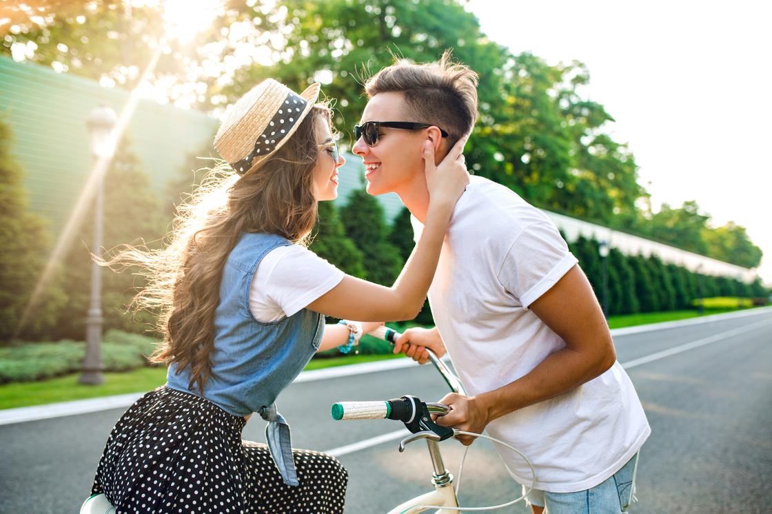 Узнайте какие знаки зодиака летом в июне могут встретить долгожданную любовь Лев