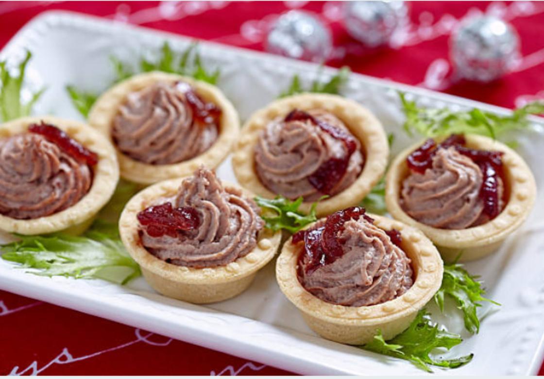 Тарталетки на Новый год: 10 оригинальных начинок для праздника С паштетом