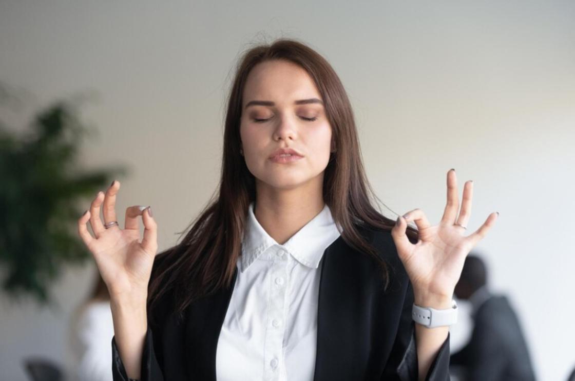 Приметы о чихании: толкование по дням от астролога Сьюзан Тейлор Пятница