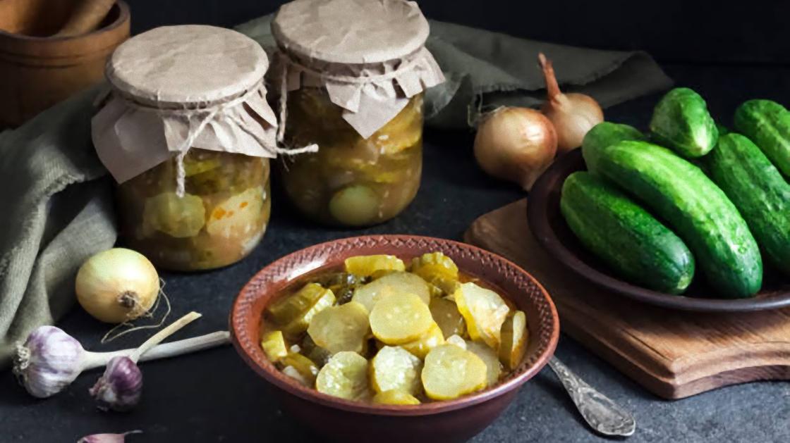 Зимние салаты из свежих овощей: рецепты без майонеза Зимний салат из огурцов без стерилизации