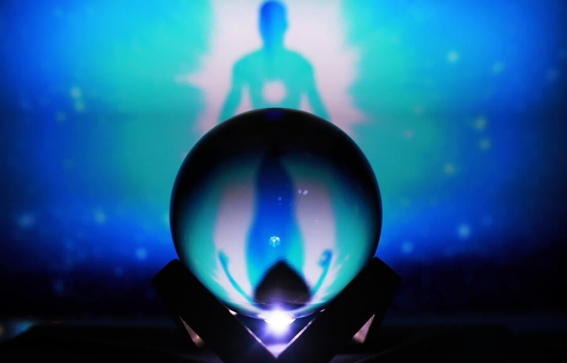 Аура человека: значение цвета и формы энергетического поля Аура — это энергетическая оболочка