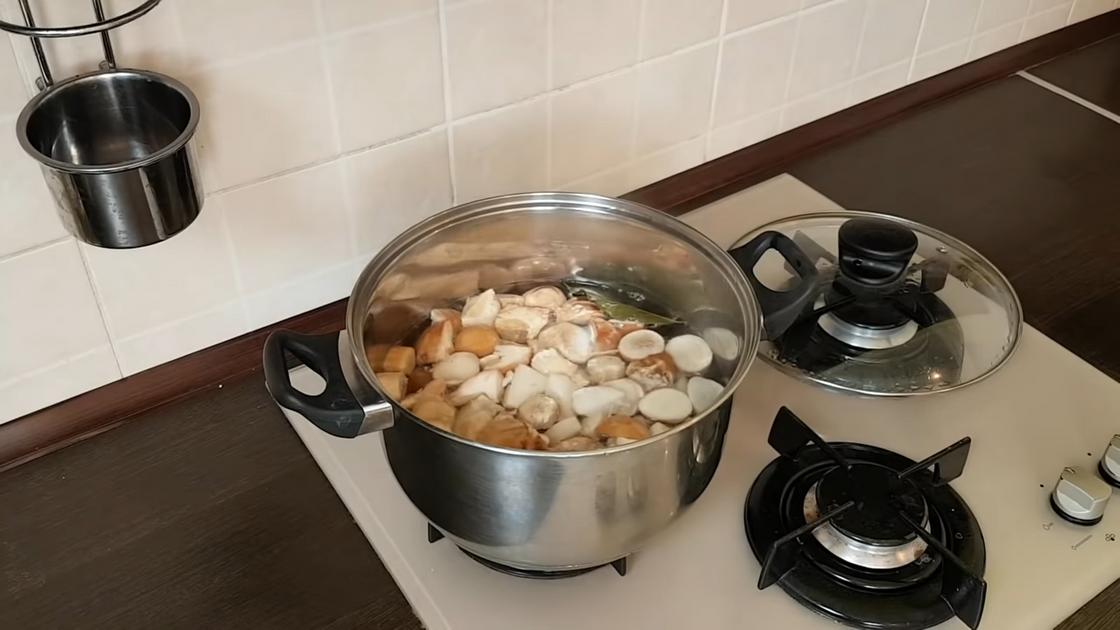 Как правильно варить белые грибы