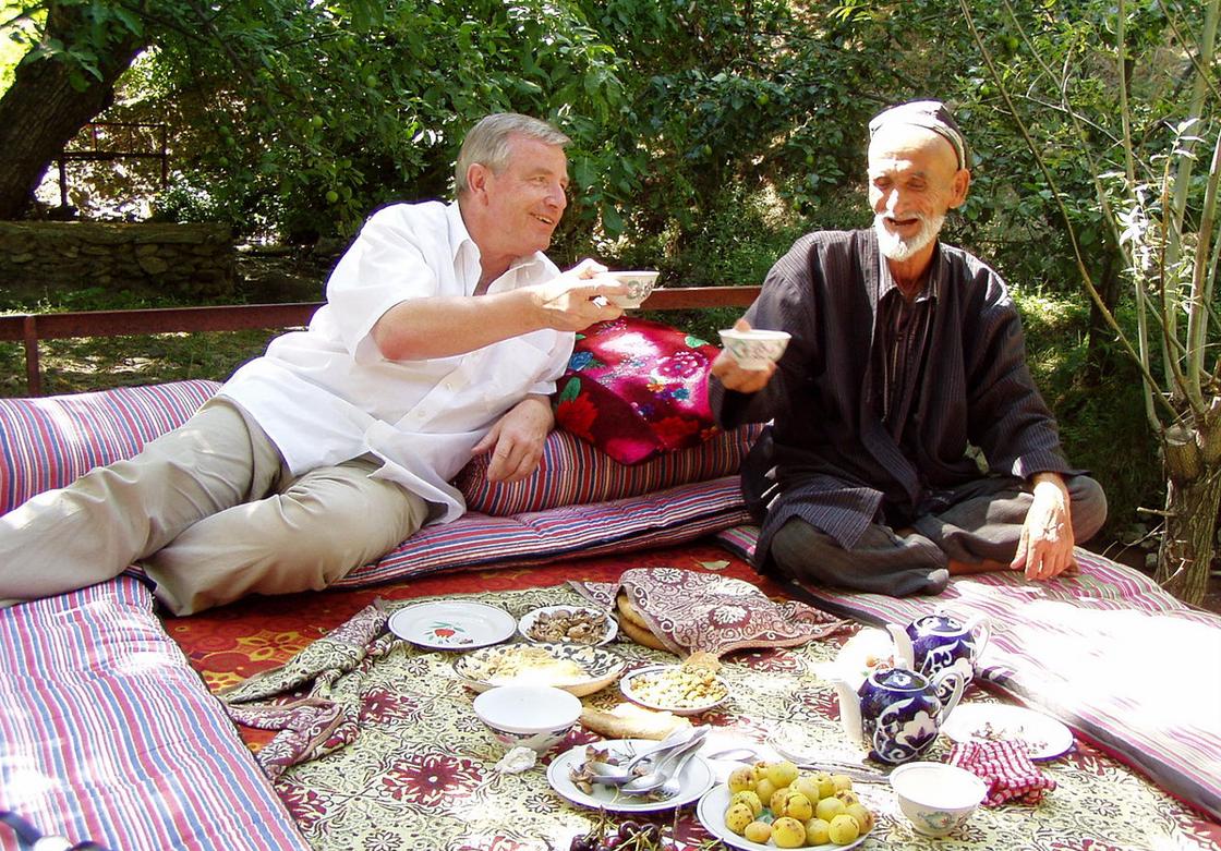 Как сервировать казахский стол: традиции и советы Организуйте серне и ерулік