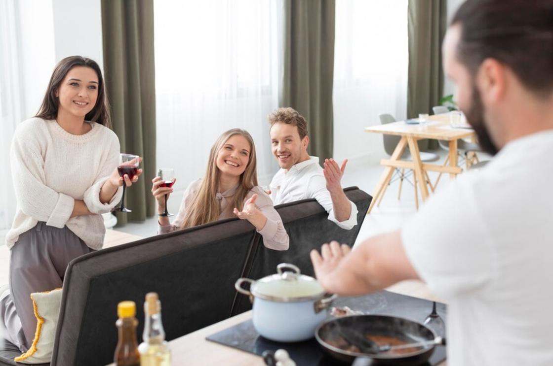 Указывает на перемену погоды и событий дня