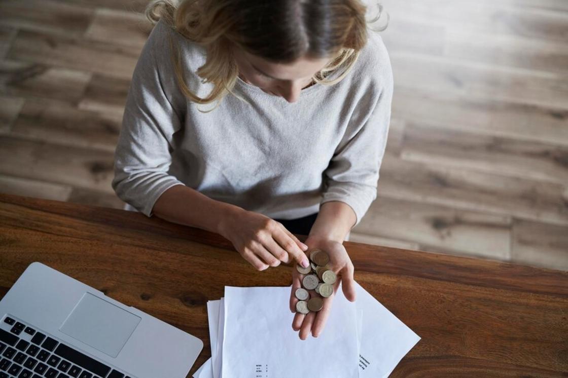 Восьмёрка Мечей: ограничение, страх и поиск выхода из ситуации Восьмерка мечей в раскладах на финансы