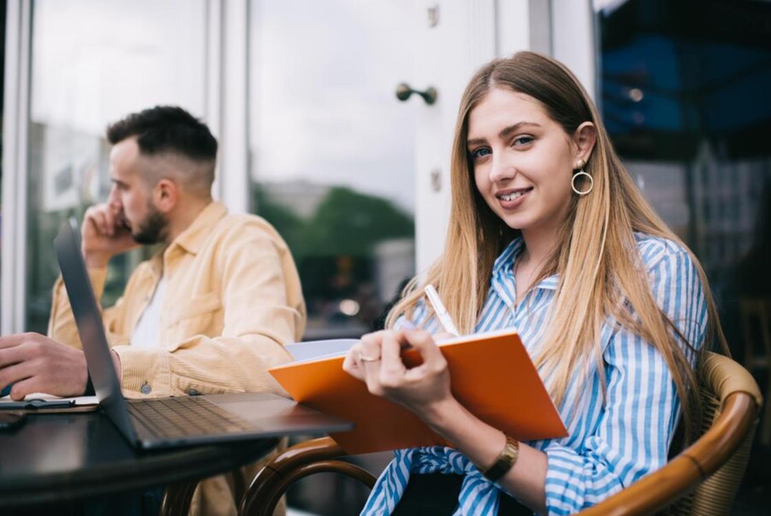 Узнайте какие знаки зодиака летом в июне могут встретить долгожданную любовь Водолей