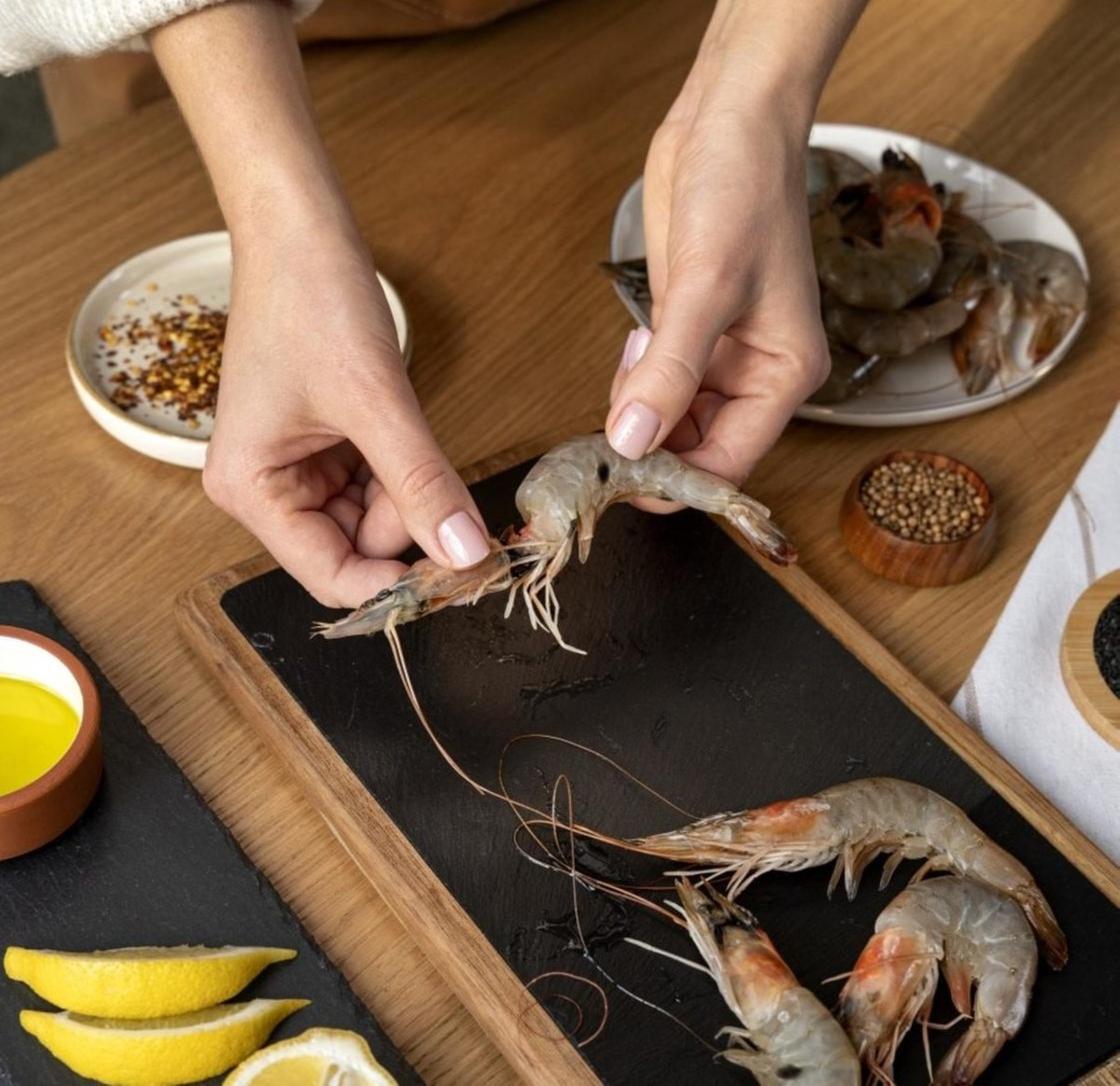 Что нужно учитывать при чистке креветок