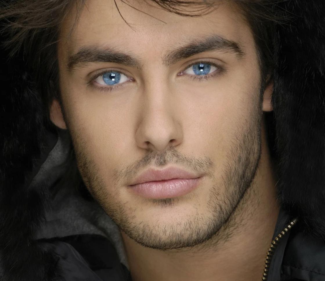 Как определить характер по губному желобку?