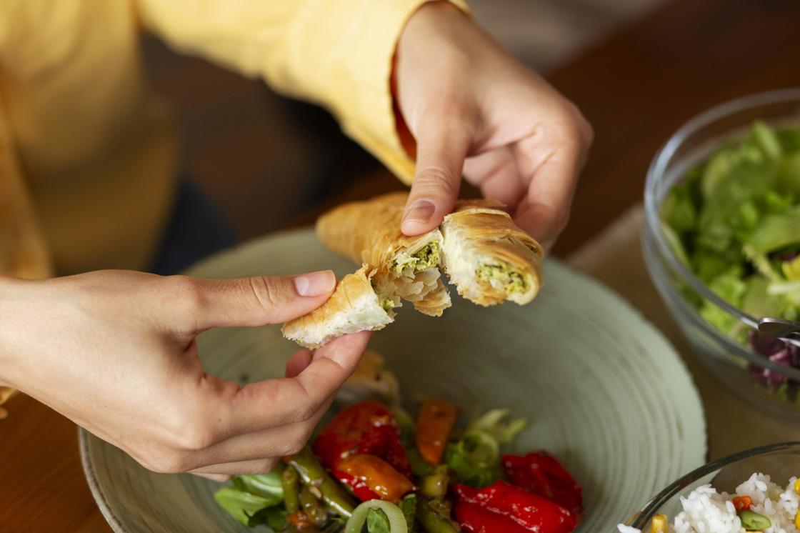 Привычка есть с ножа влияет на здоровье