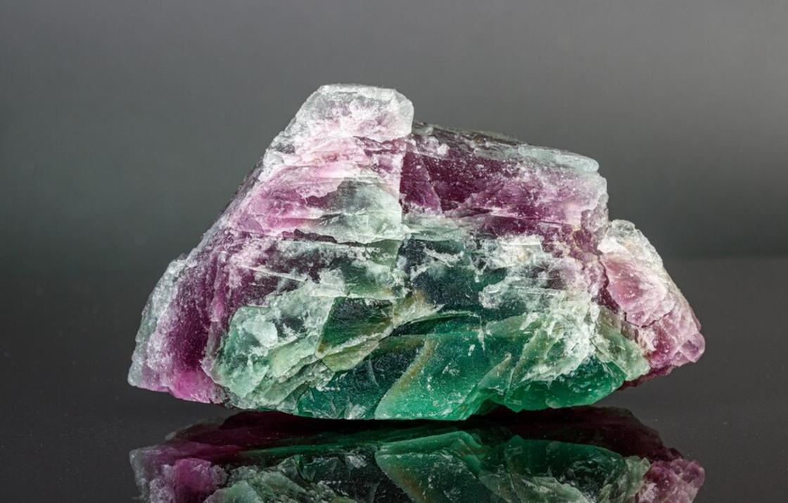 Флюорит: рудный камень света и обманчивой красоты Происхождение и характеристики флюорита