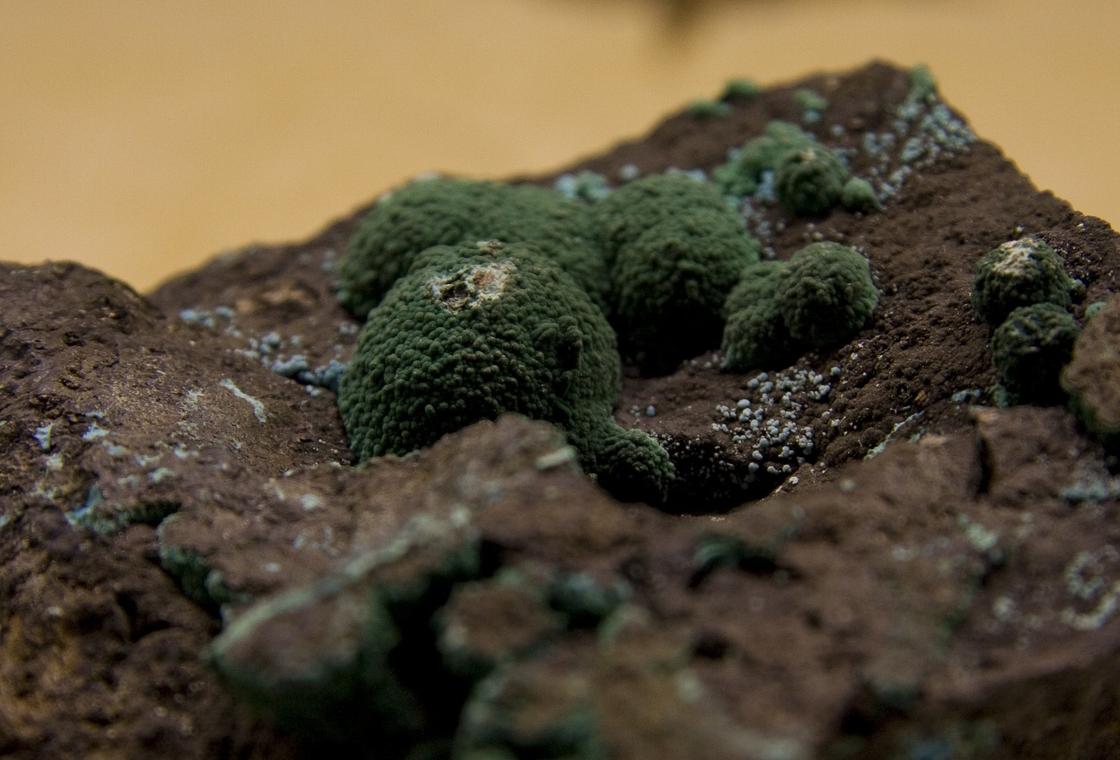 Малахит: древний символ защиты и его декоративная сила Природа камня