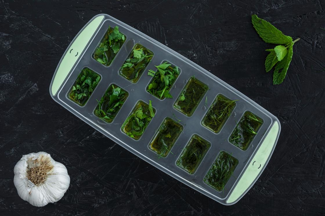 Укроп, кинза и петрушка