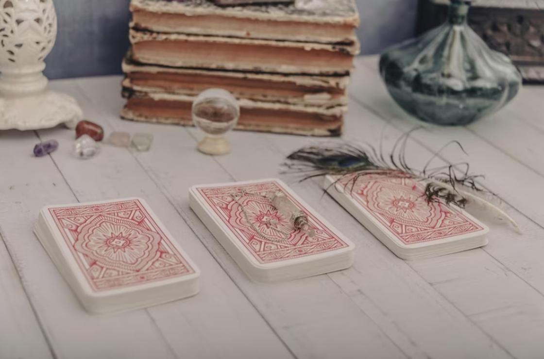 Суть и виды карт Таро