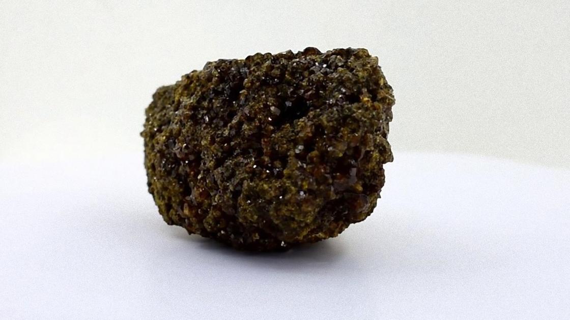 Гранат: символ сердца и древних богов в ювелирной магии Виды граната