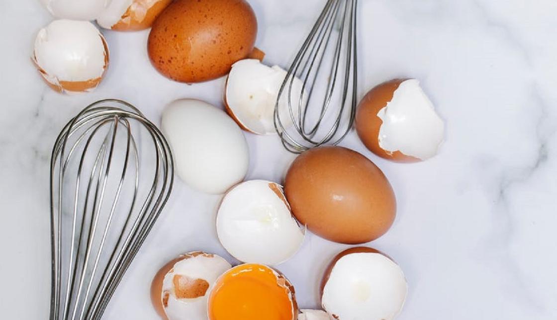 Как быстро взбить белки: секреты устойчивой пены без ошибок Нарушен порядок добавления ингредиентов