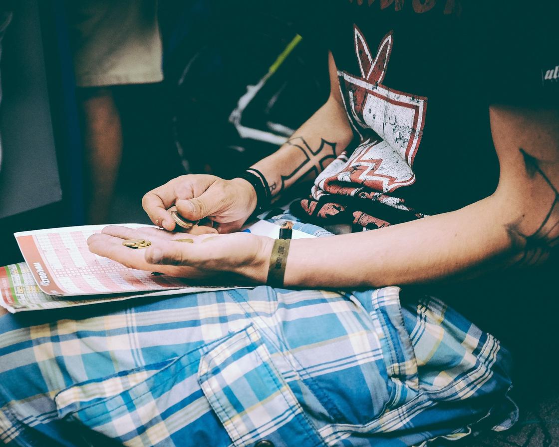 Денежные приметы: традиции и действия для привлечения богатства Приметы на привлечение денег в дом