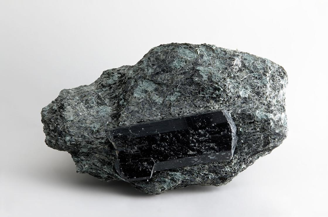 Черный турмалин