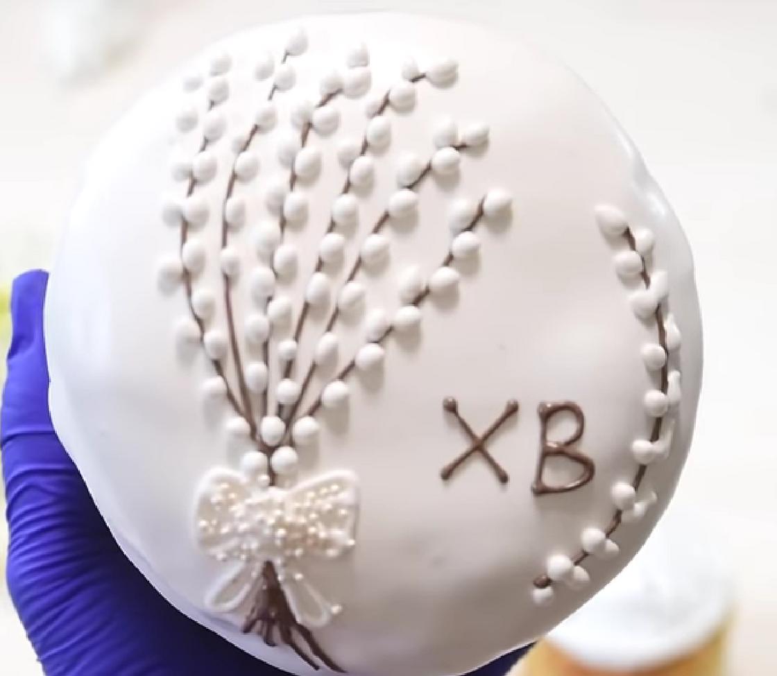 Как украсить пасхальный кулич: глазурь, посыпки и орнаменты Украшение из глазури на желатине