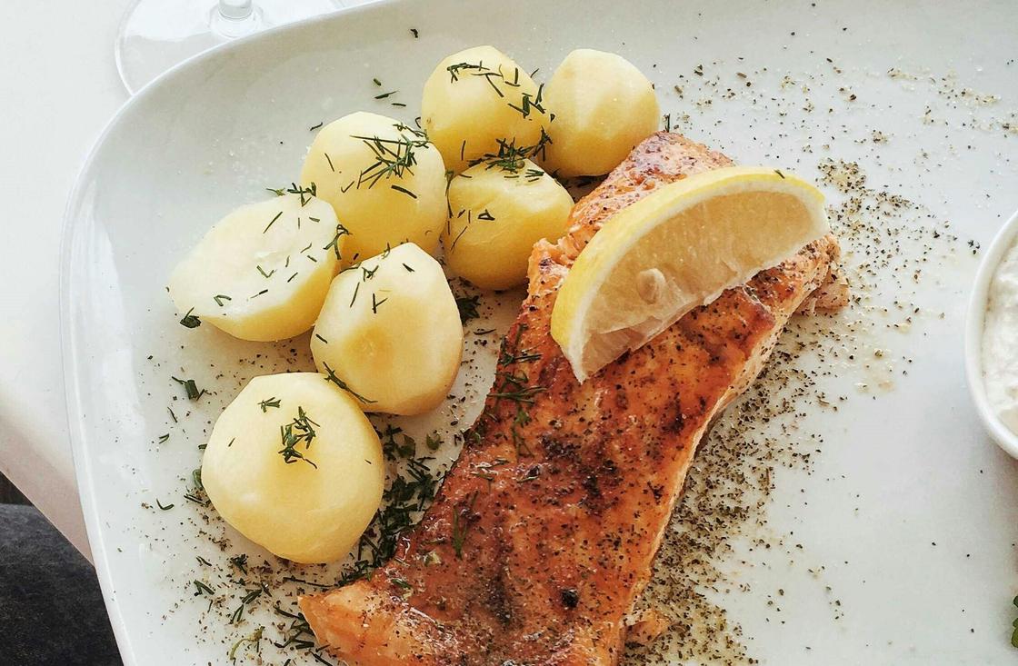 Как и сколько варить молодую картошку