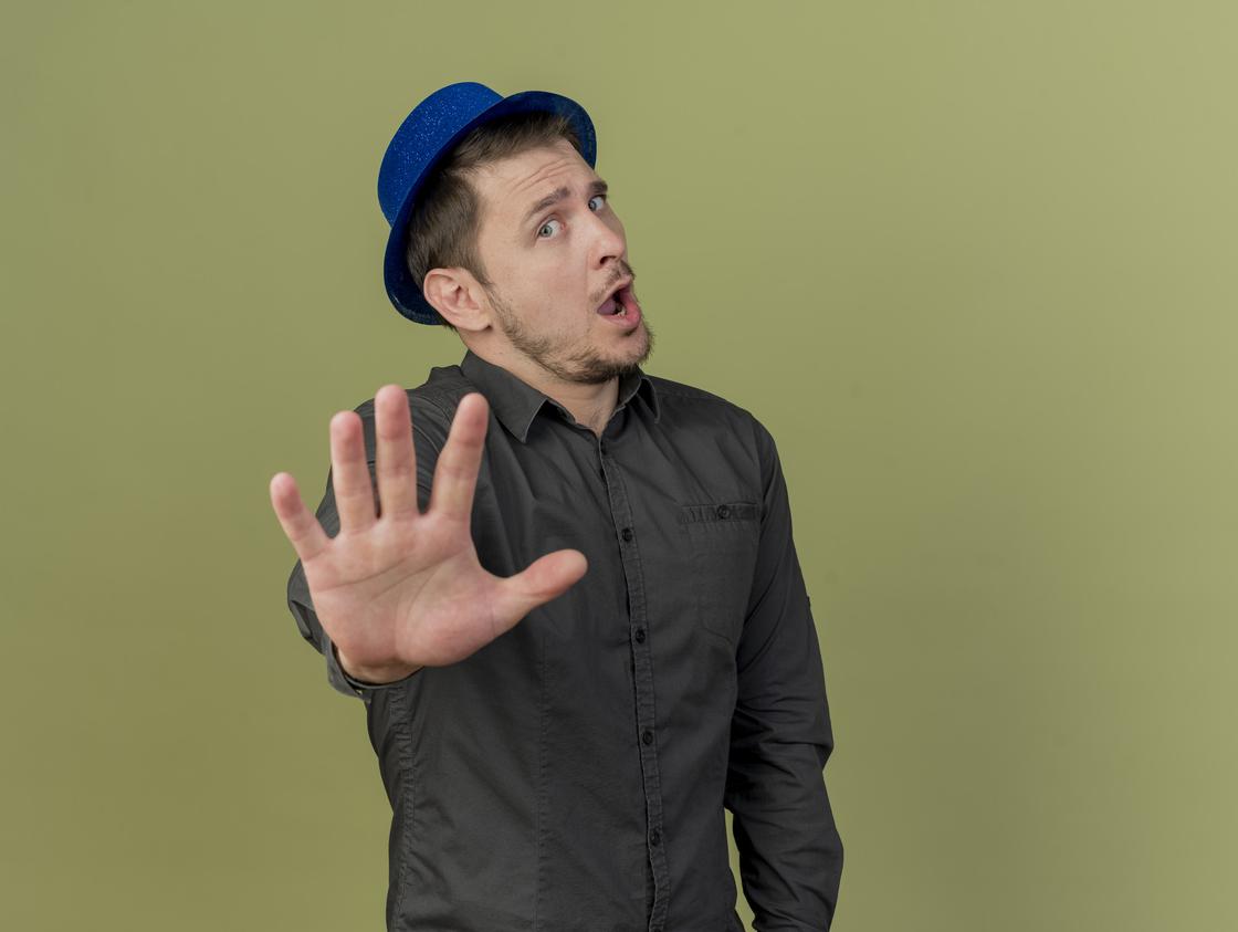 Шестёрка Мечей: переход через трудности и движение к покою Значение карты в раскладах на ситуацию и вопрос