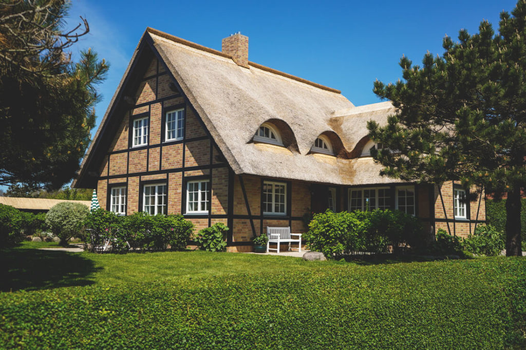 Architektur-Ahrenshoop-reetdach-Fischland