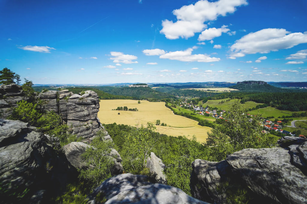 Aussicht-Pfaffensetin-Saechsische-Schweiz-Felsen