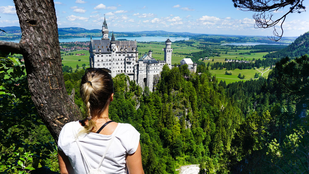 Aussicht-Schloss-Neuschanstein-Hohenschwangau-Fuessen-Bolle