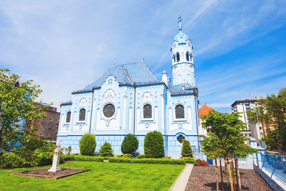 Bratislava-Highlights-Blaue-Kirche