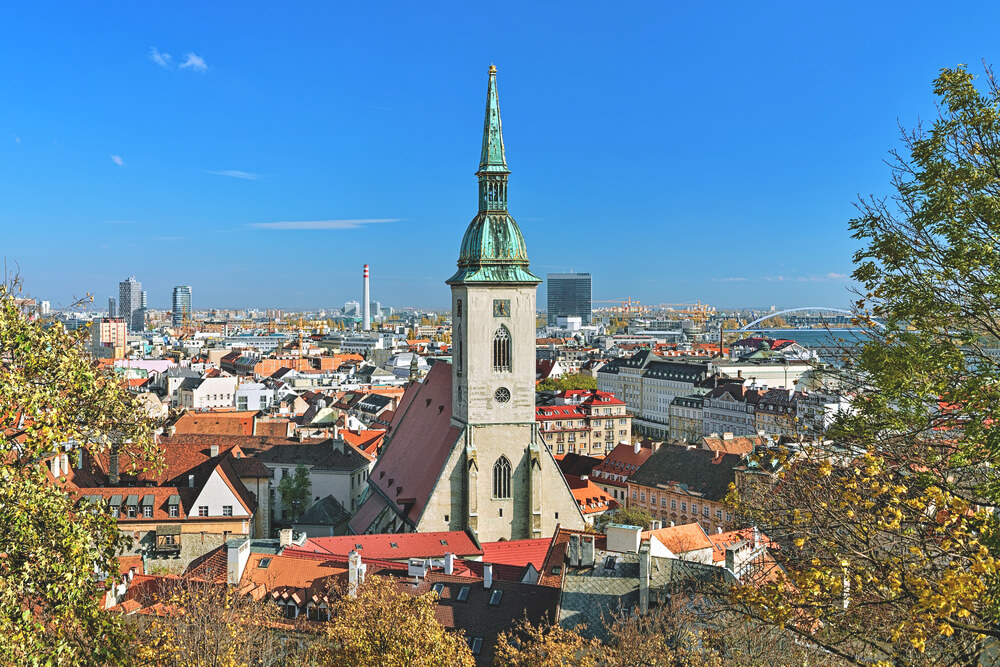 Bratislava-Highlights-Martinsdom-Stadt