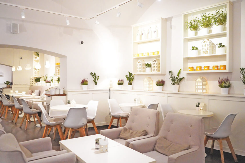 Визначні пам'ятки Братислави Старе місто Enjoy Cafe