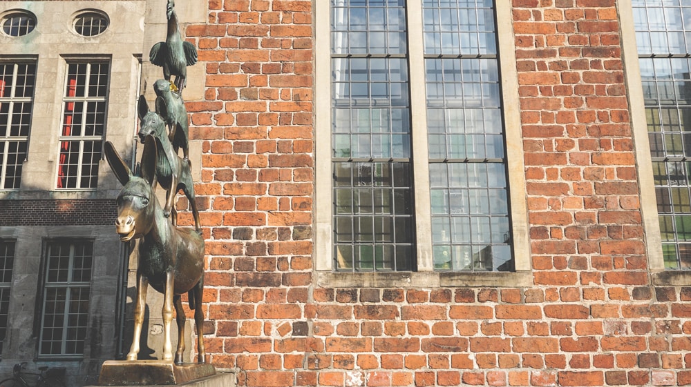 Bremen-Bremer-Stadtmusikanten-AltstadtStatue-min