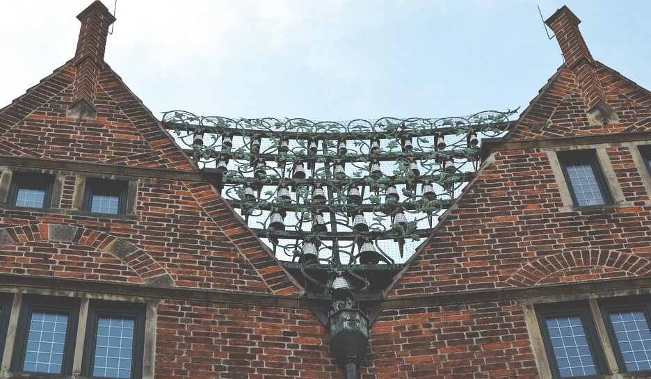 Bremen-Glockenspiel-Altstadt-Boettcherstrasse-min