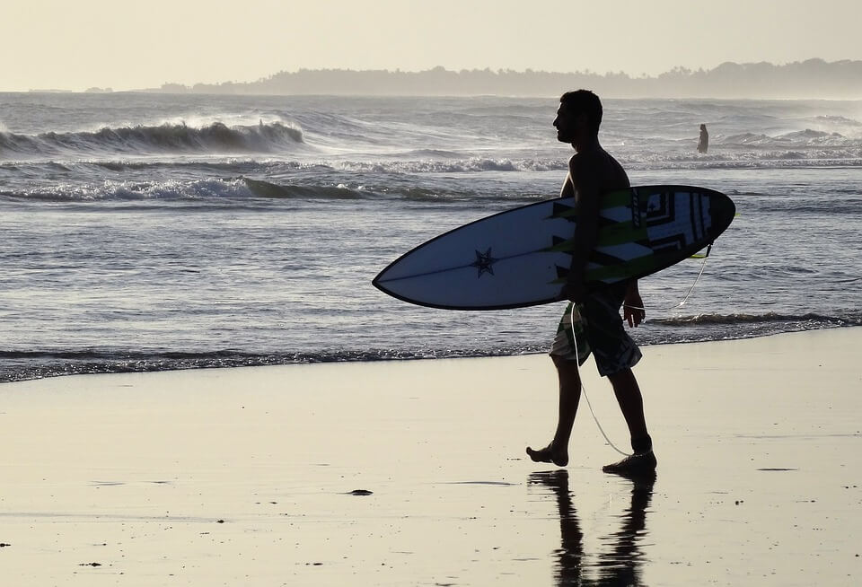 Echo-Beach-Bali-Surfer-Strand-2