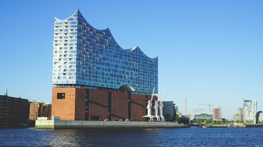 Elbphilharmonie-Hamburg-Elbe-Alster-Konzert-Architektur