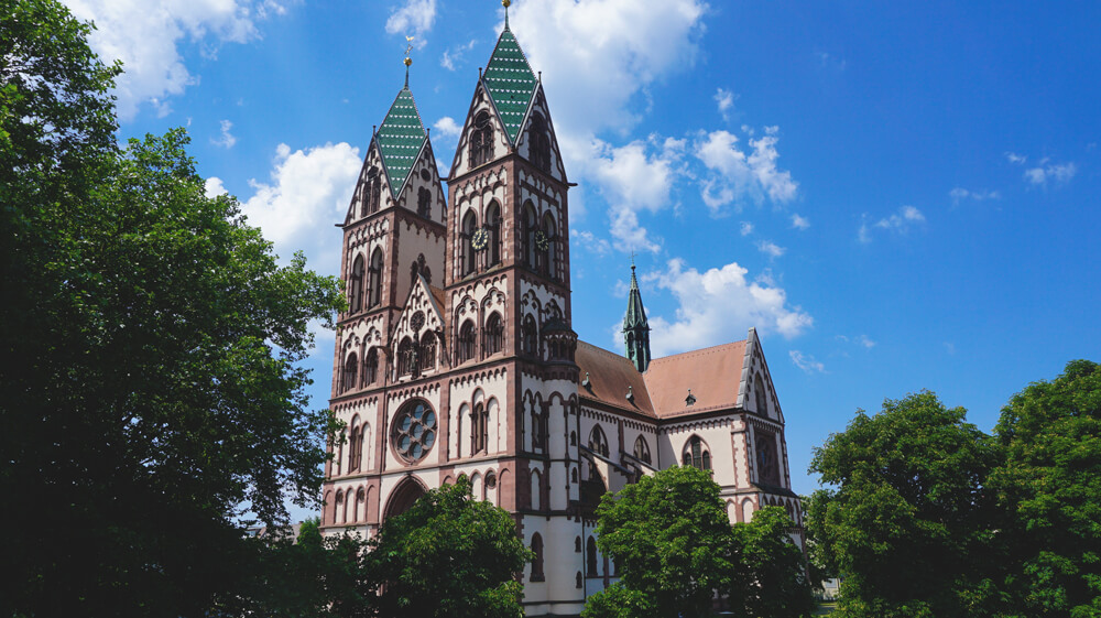 Freiburg-KIrche-Sightseeing-Natur-Tipps