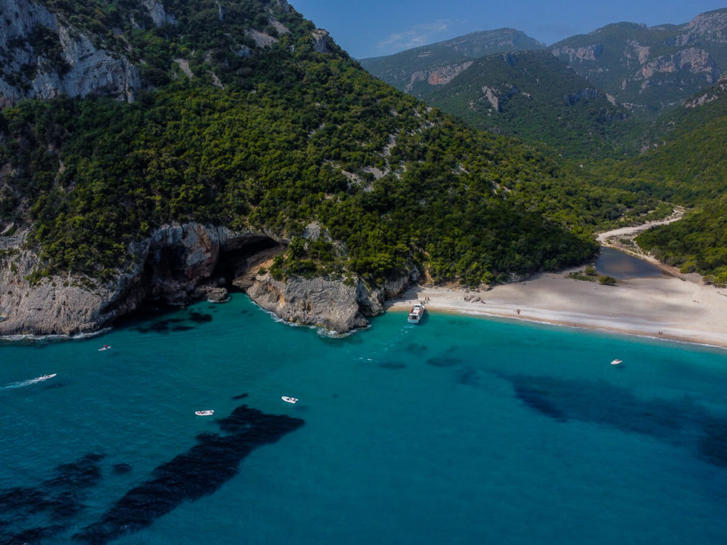 Golf-von-Orosei-Sardinien-Boot-Mieten