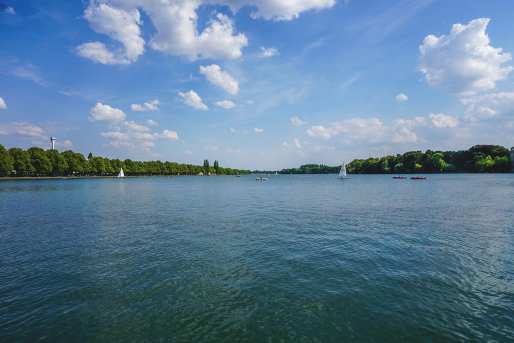 Hannover-Sehenswuerdigkeiten-Maschsee-Mitte-Wasser