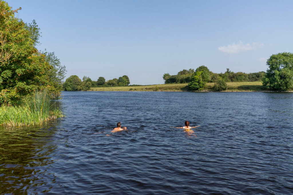 Houseboat Ireland Swimming Shannon River