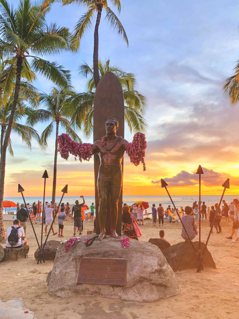 Hawaii-Highlights-Honolulu-Waikiki-Duke-Surf