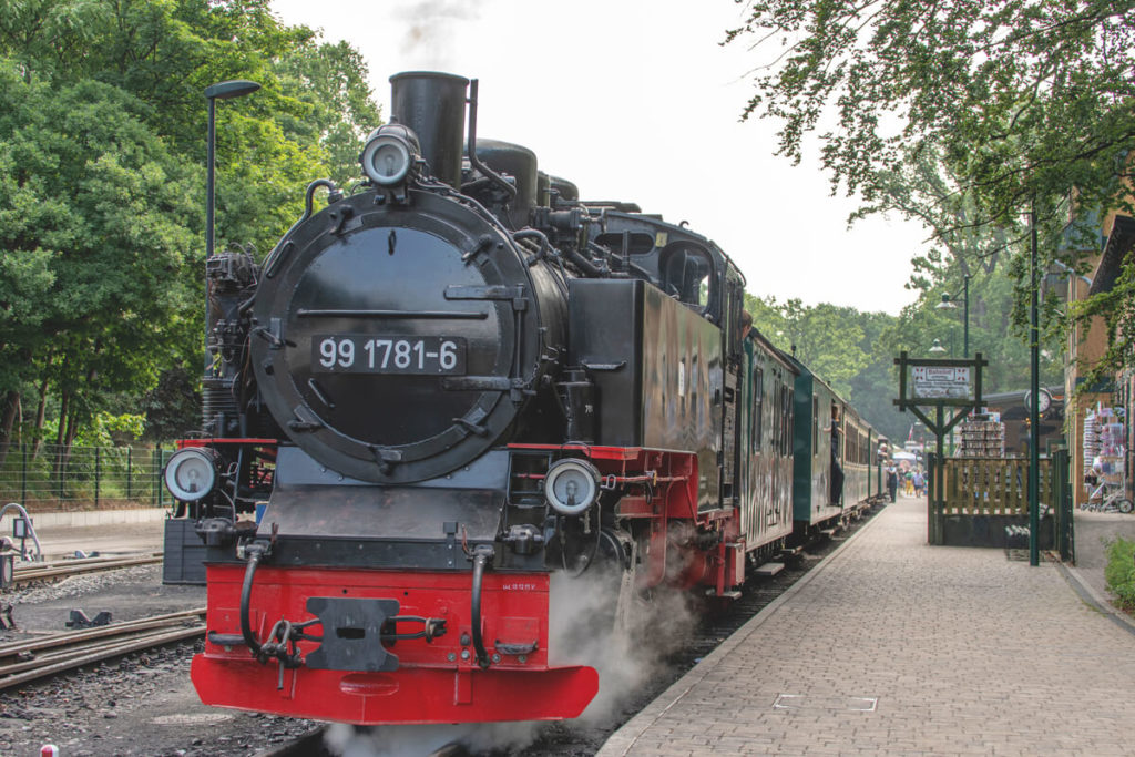 Highlights-Ruegen-Ostsee-Rasender-Roland-Lokomotive
