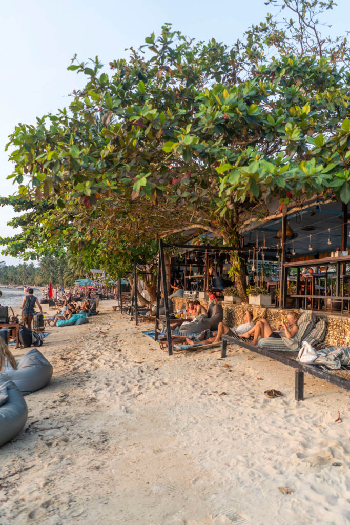 Лаунж-бар Hin Kong Beach Shell