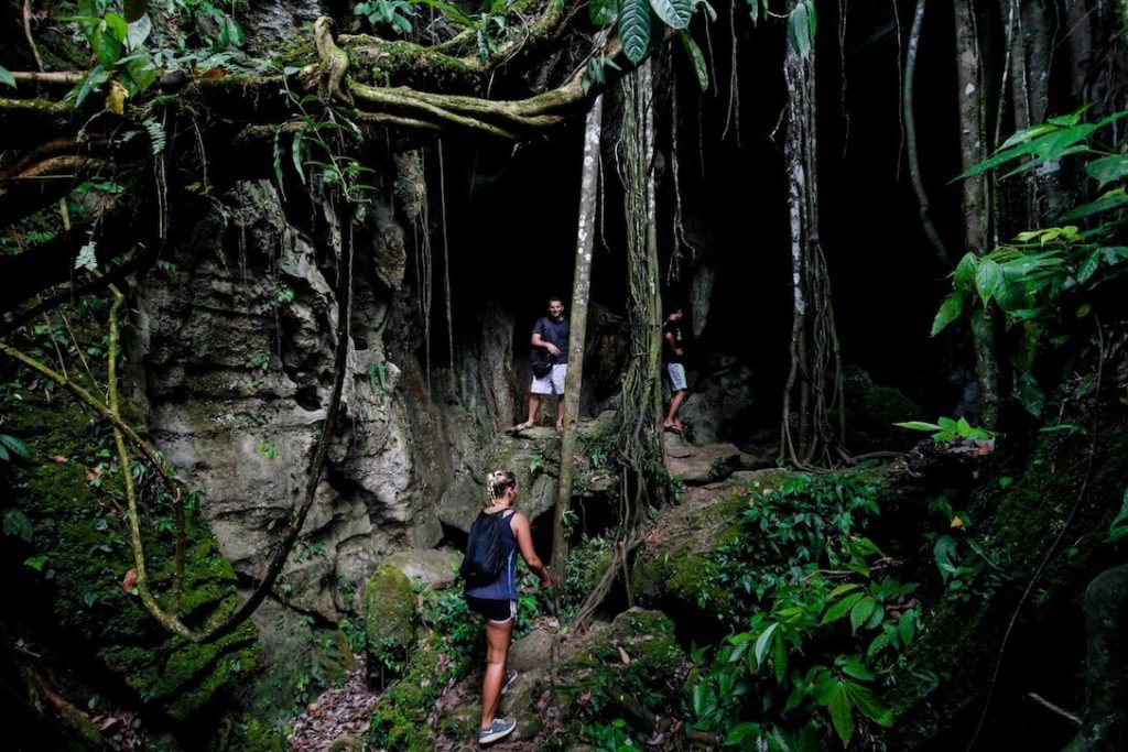 Hoehlen-Bukit-Lawang-Sumatra-Batu-Caves-3