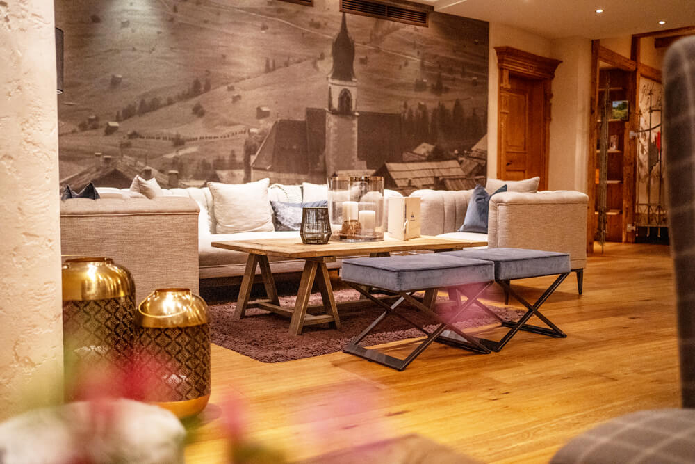 Hotel-Chesa-Monte-Lobby