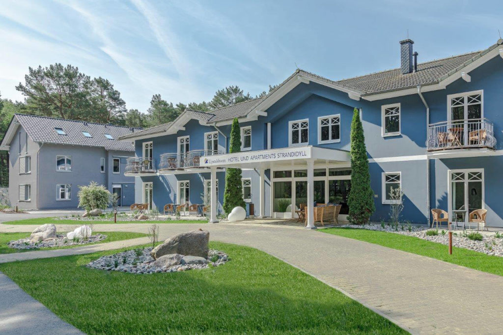 Hotels-Usedom-Upstalsboom-Strandidyll-Aussenansicht-Hotel